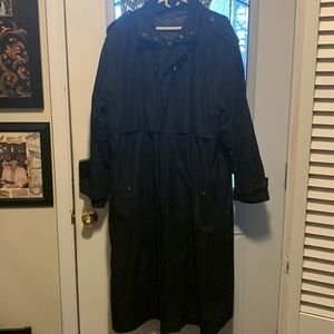 Men’s London Fog full length lined Black Trench Coat -size 42 long